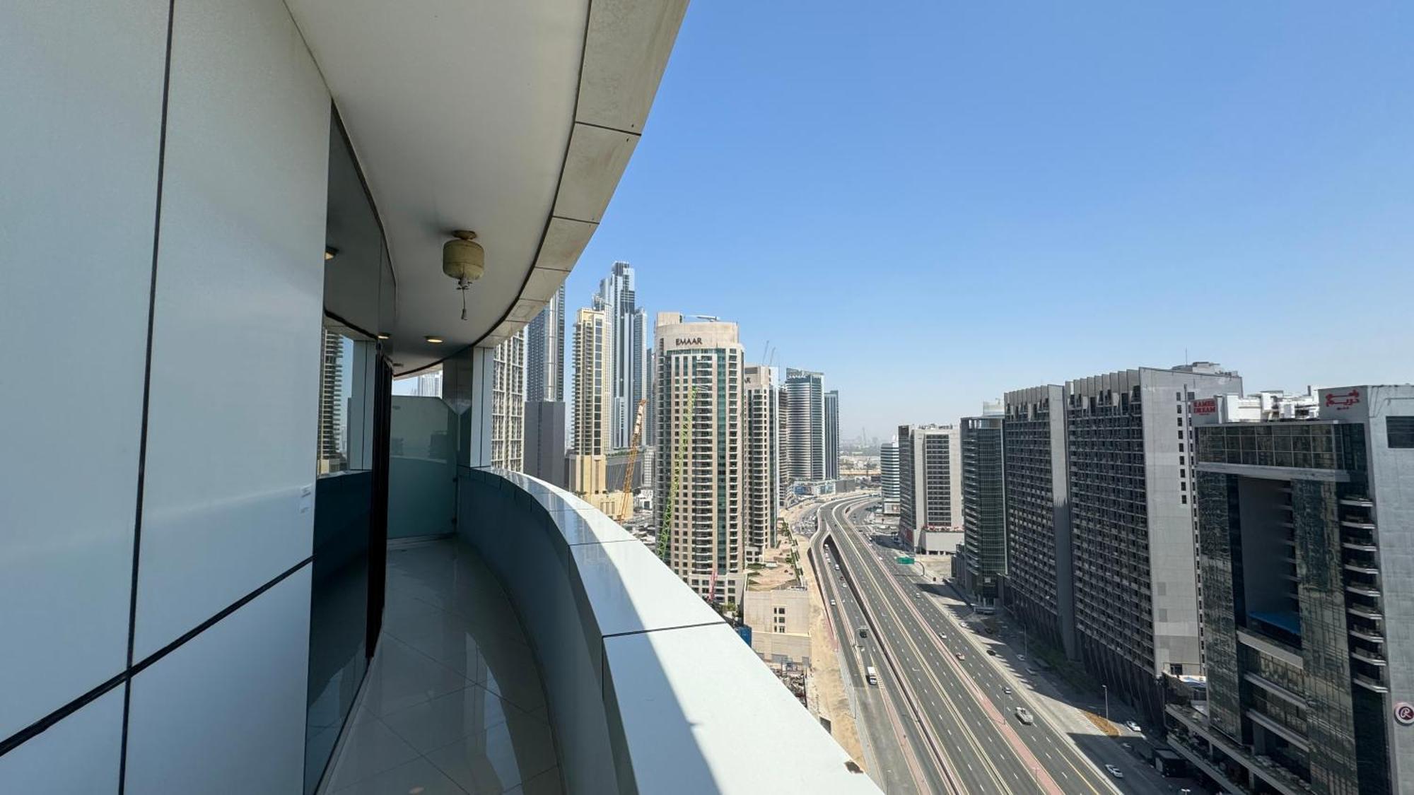 Magnificent - Damac Distinction Downtown Apartment Дубай Екстериор снимка