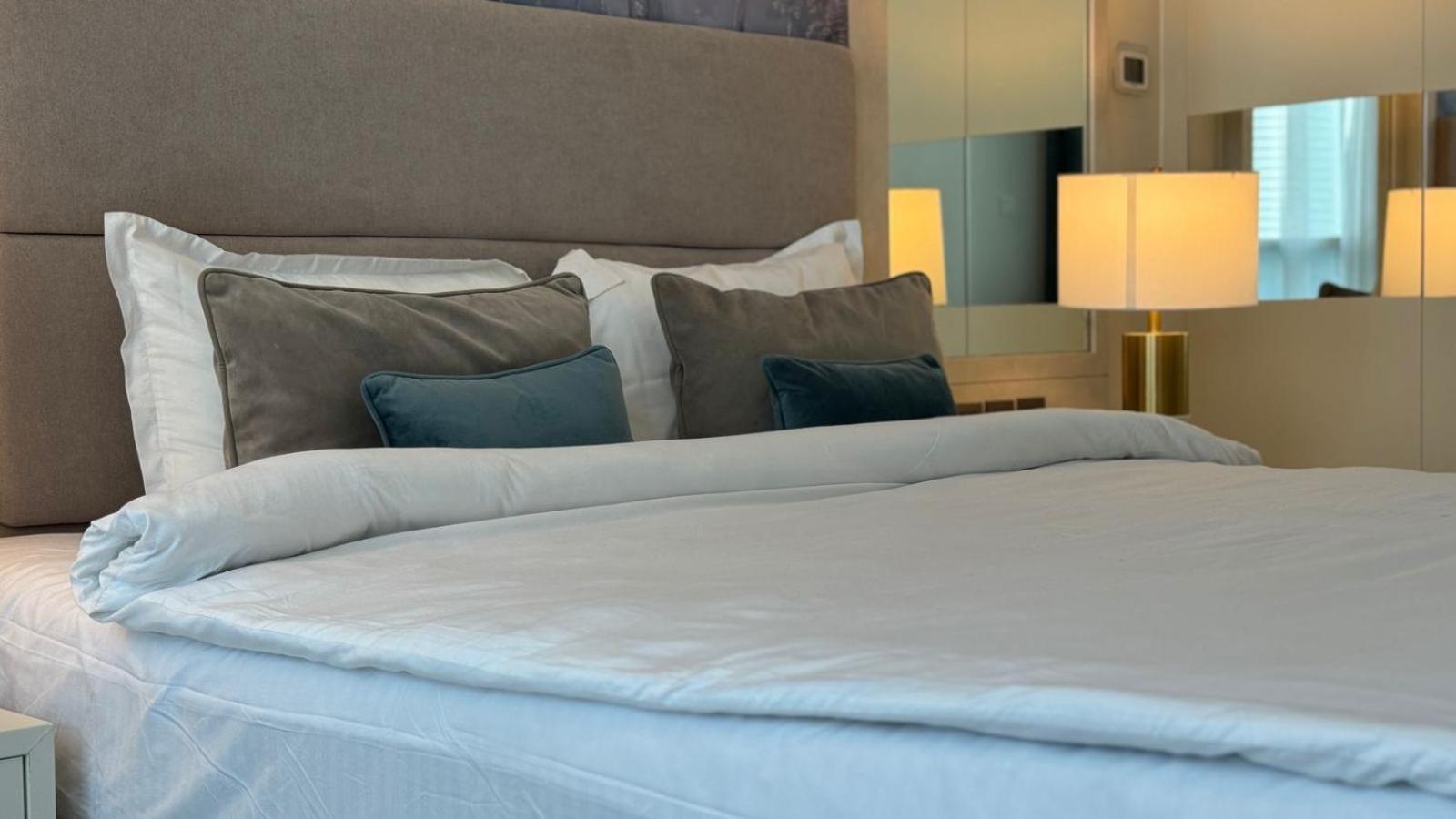 Magnificent - Damac Distinction Downtown Apartment Дубай Екстериор снимка