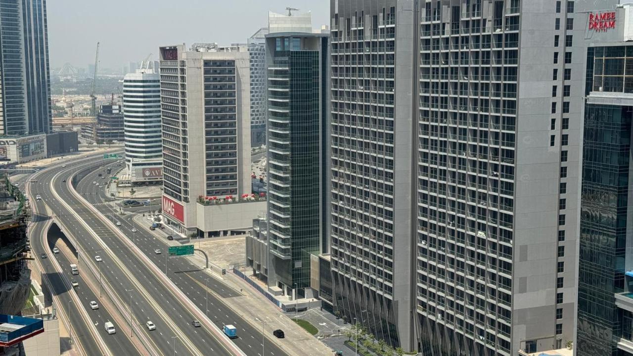 Magnificent - Damac Distinction Downtown Apartment Дубай Екстериор снимка
